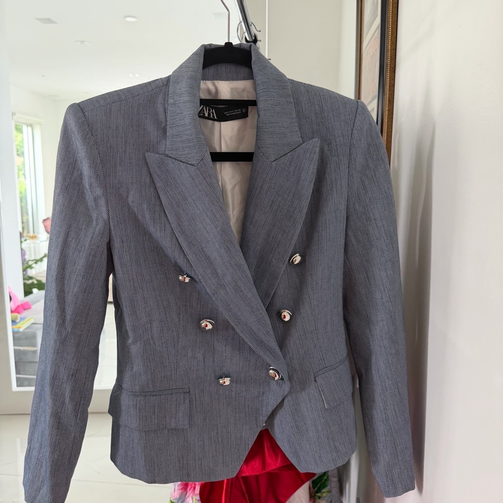 White and Blue Striped Shirt Zara never been worn